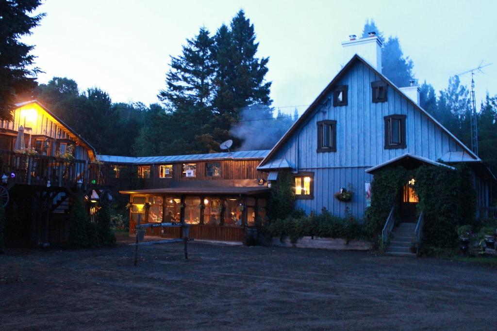 Auberge Le Cheval Bleu Saint-Alphonse-Rodriguez Exterior photo