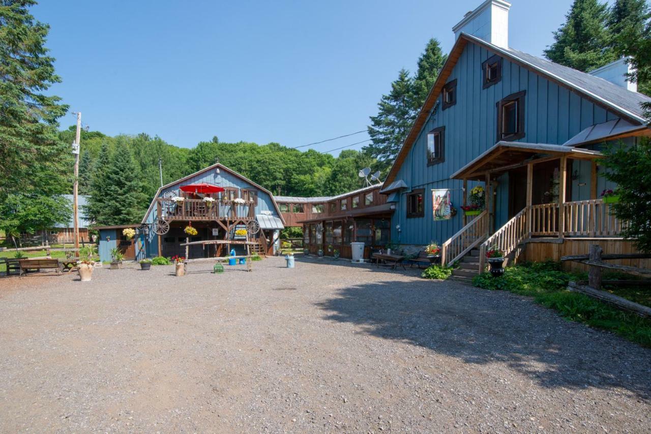 Auberge Le Cheval Bleu Saint-Alphonse-Rodriguez Exterior photo